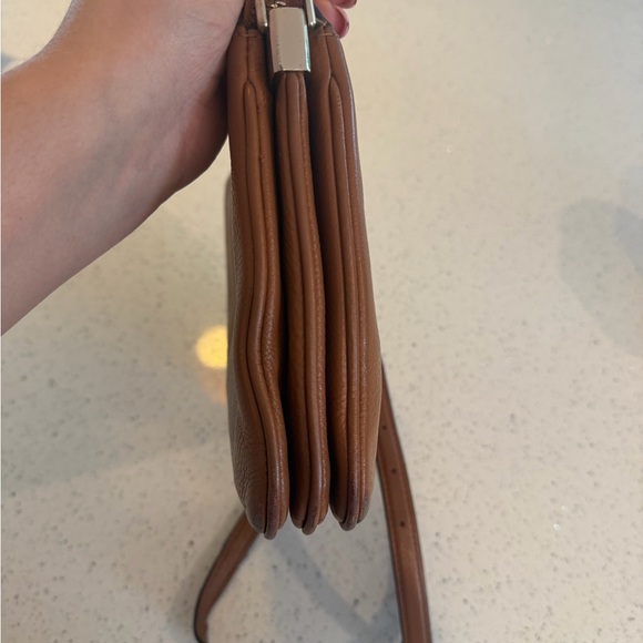 Kate Spade Leila Triple Gusset Crossbody bag. - Picture 17 of 17